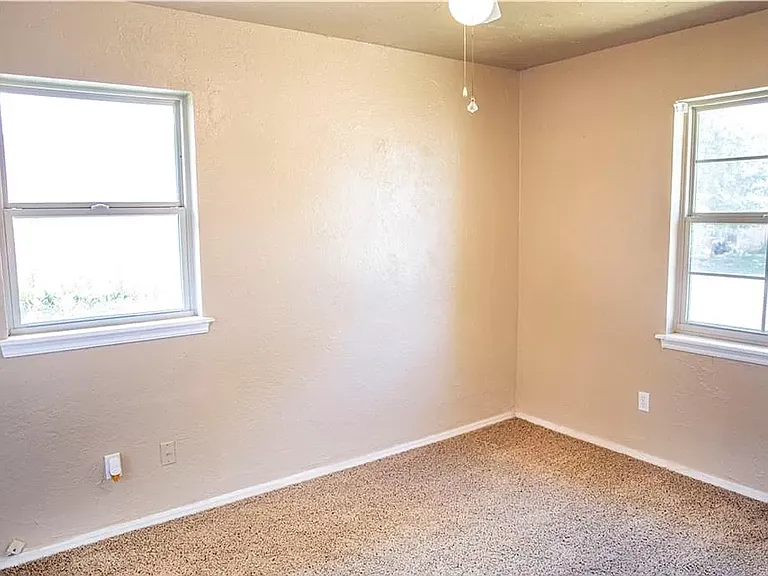 204 Vickie Dr — Photo 13