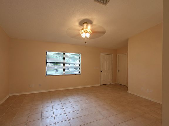 3rd image of 20 S Hibiscus Ave