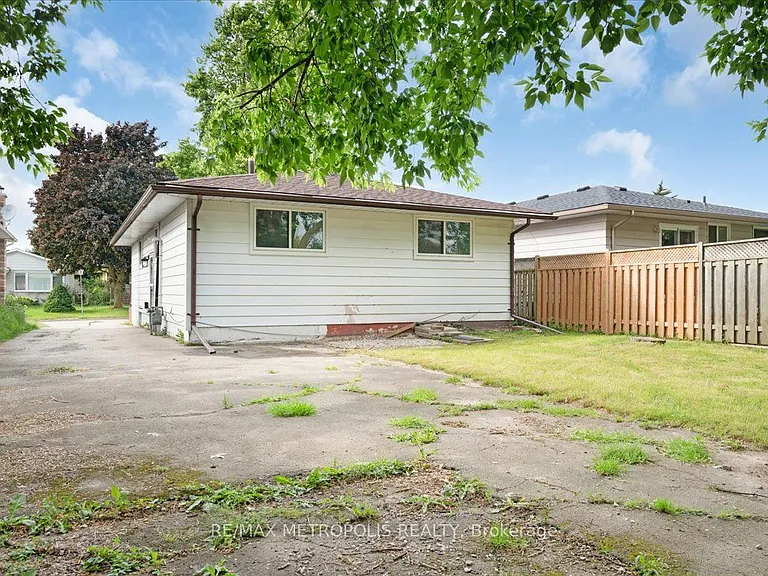 23 Silver Aspen Cres #MAIN — Photo 36