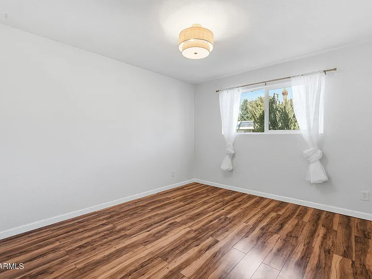 8725 E Coronado Rd — Photo 27