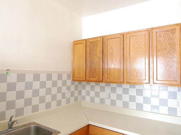 2nd image of 475 25th Ave APT 5