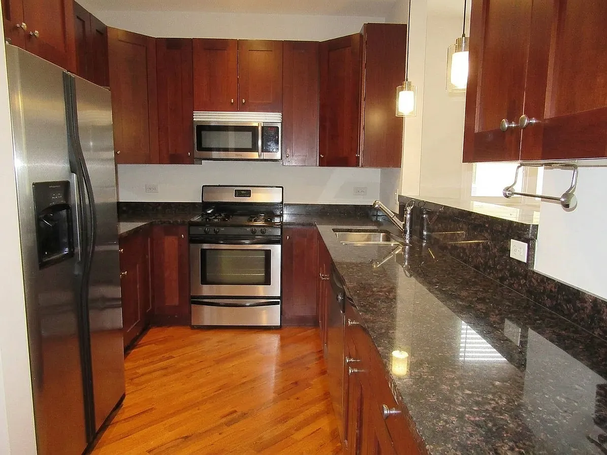 Building Photo - 2054 W Chase Ave #2S