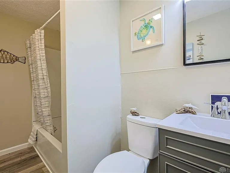 5595 Shady Oak St — Photo 9