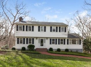 44 Robin Ridge Dr, Madison, CT 06443