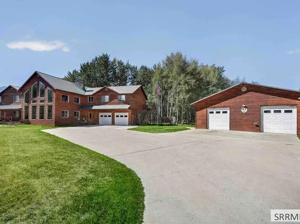 6258 Bartlett Point Rd, Mackay, ID 83251