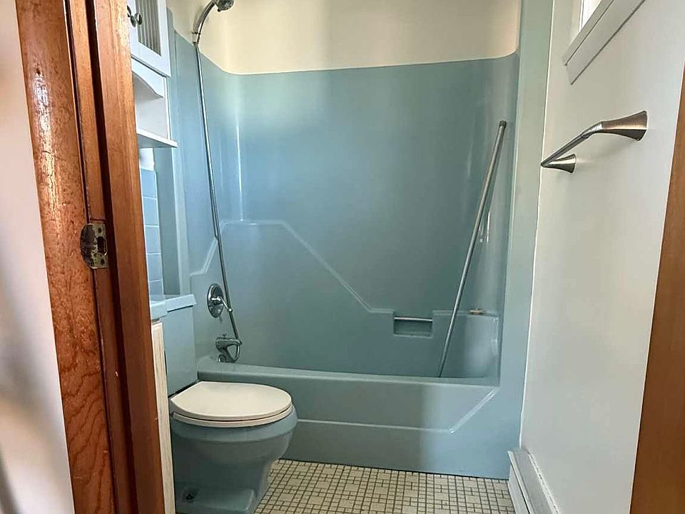 2nd image of 437 E 5th Ave S