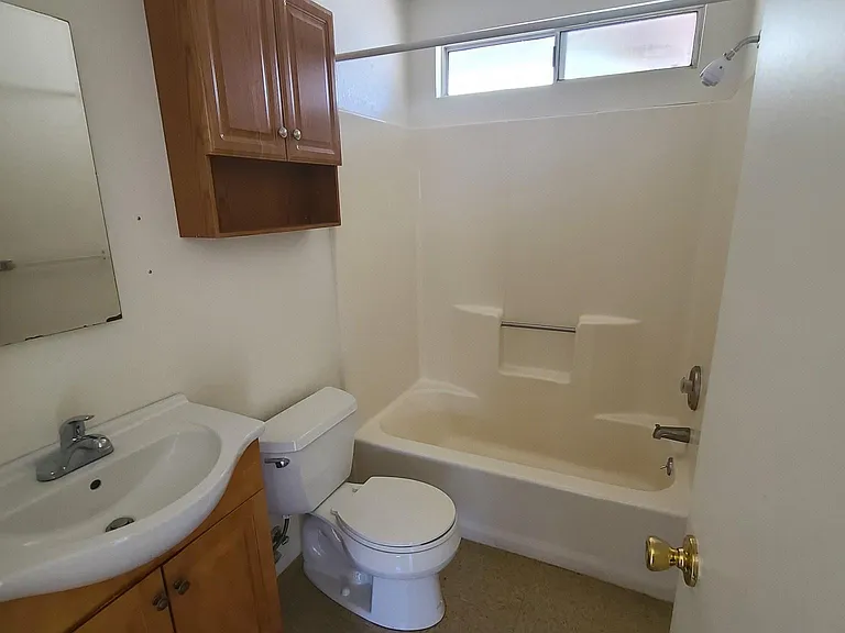 724 Commercial Ave #A — Photo 5