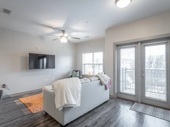 804 Riverfront Pkwy Unit 208, Chattanooga, TN 37402