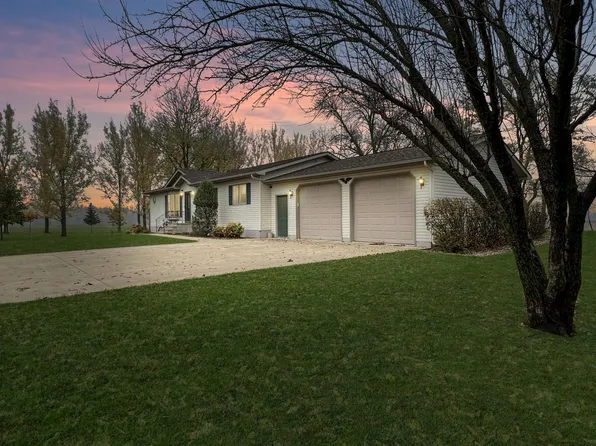 74648 400th St, Saint James, MN 56081