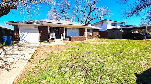 209 W Coe Dr Photo 1