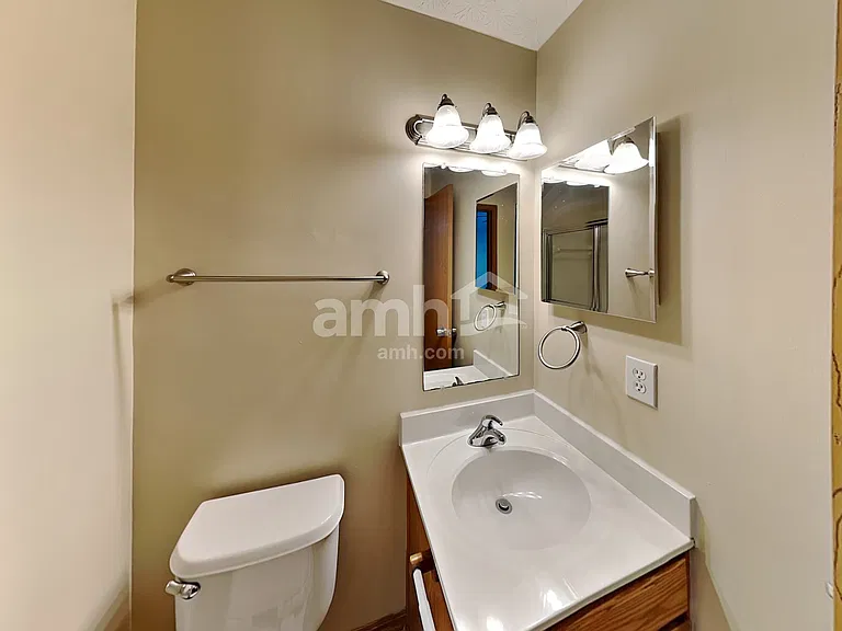 378 Wheatfield Dr — Photo 11