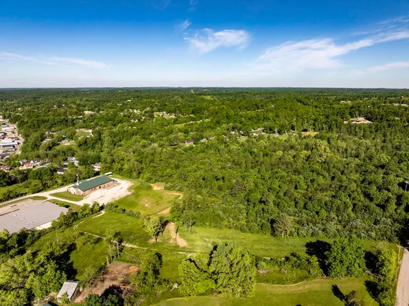 202 Caleb Powers Ln, Olive Hill, KY 41164