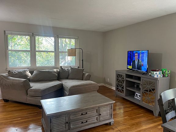 4th image of 7401-7403 Brighton Rd