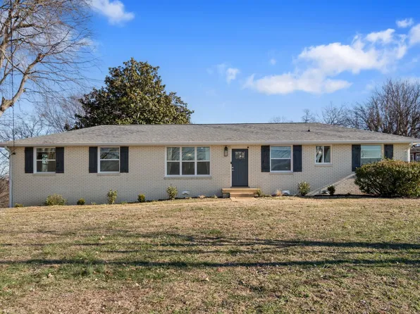 148 Colonial Dr, Hendersonville, TN 37075