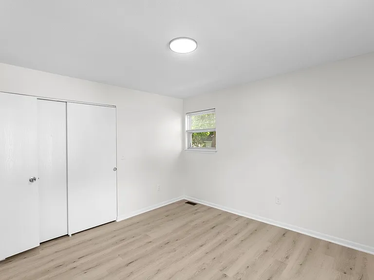 184 S Franklin St — Photo 14
