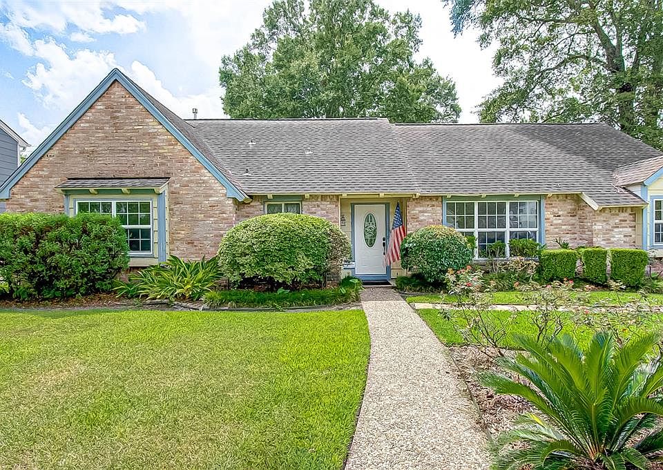 1st image of 17231 Rolling Creek Dr