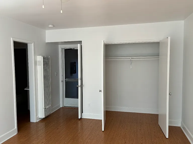 821 S Serrano Ave #4 — Photo 8