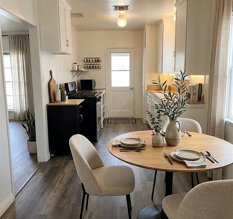 1st image of 6852 Aura Ave