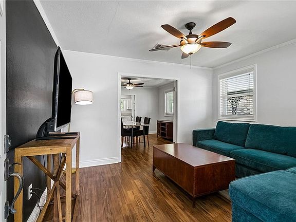 3rd image of 321 Zinnia Ave