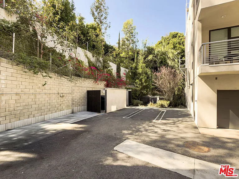2111 N Cahuenga Blvd #2 — Photo 6