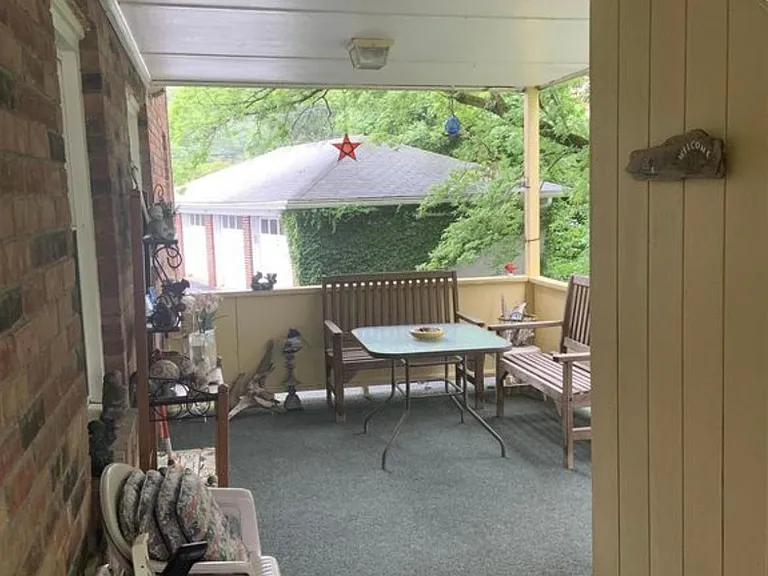 10 Kensington Ct #1 — Photo 9