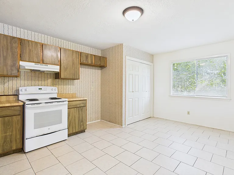 2902 Prairie Flower Cir — Photo 11