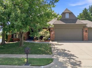 114 E 125th Ct S, Jenks, OK 74037