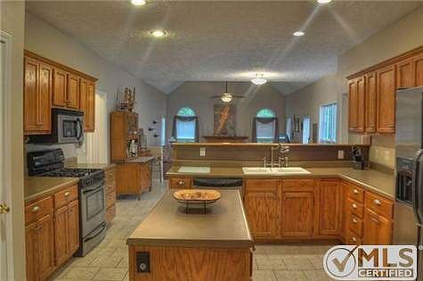 5th image of 306 Woodlands Dr