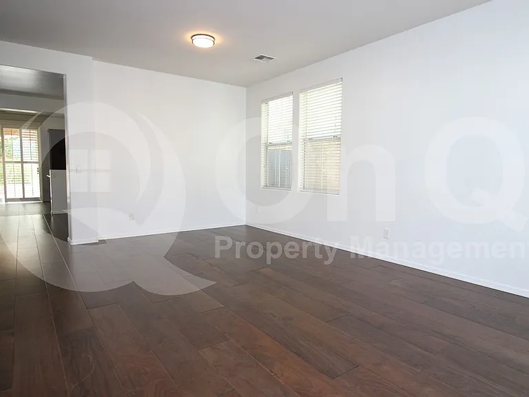 9134 S Roberts Rd — Photo 6