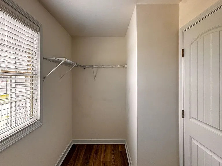 717 Saint Johns Loop — Photo 20