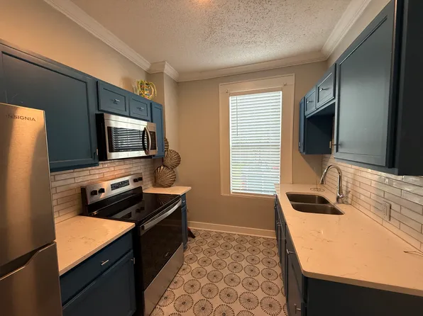 1511 Whitaker St #A, Savannah, GA 31401