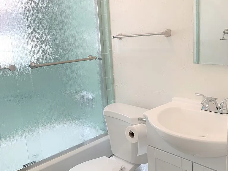 732-734 Zanzibar Ct — Photo 13