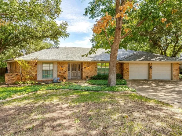 1601 Dakar Rd W, Fort Worth, TX 76116