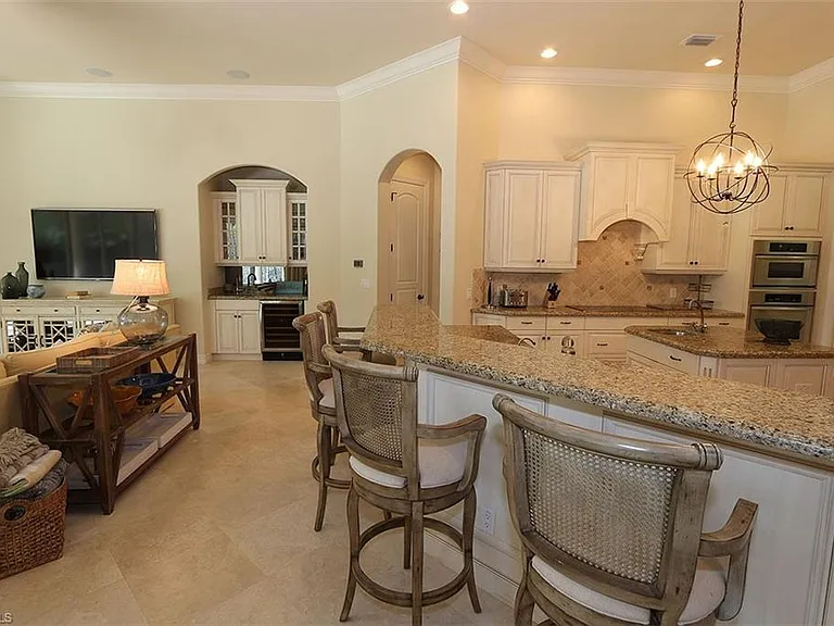 1824 Crayton Rd — Photo 9