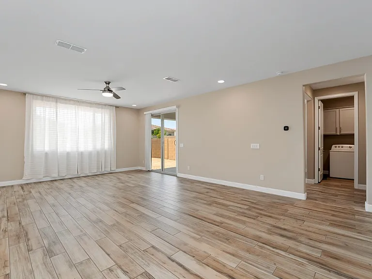 5140 N 181st Dr — Photo 18