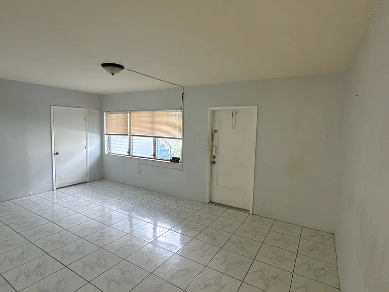 1440 NE 171st St #2 — Photo 7