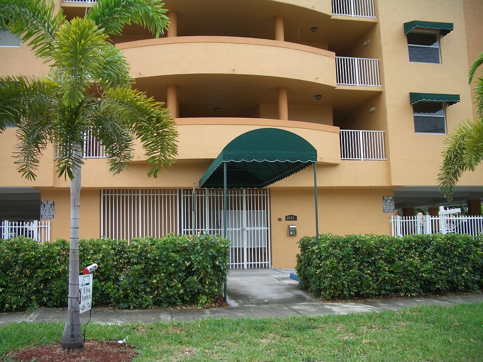 1st image of 2441 SW 31st Ave APT 311