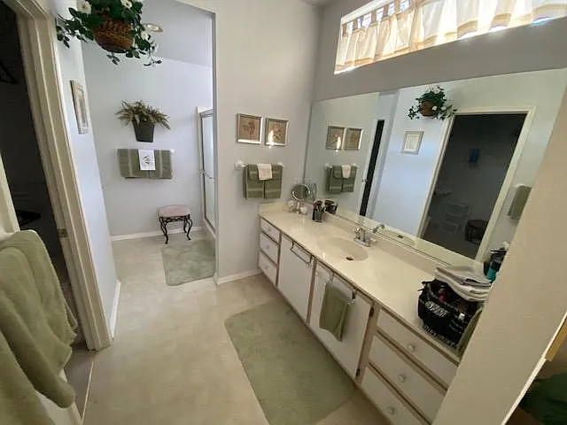 6 Coburn Ln — Photo 28