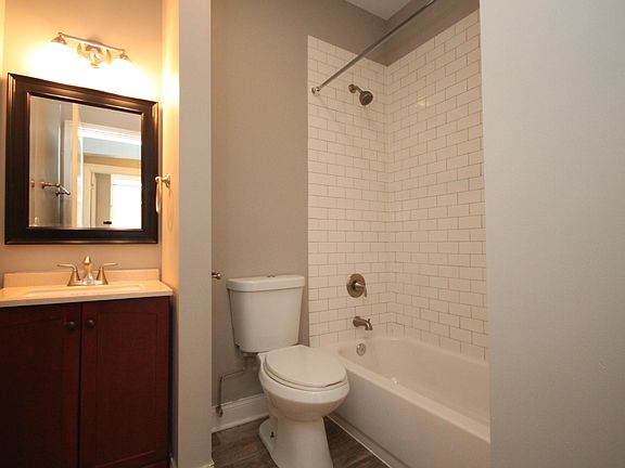 5th image of 1414 W Montrose Ave #1W