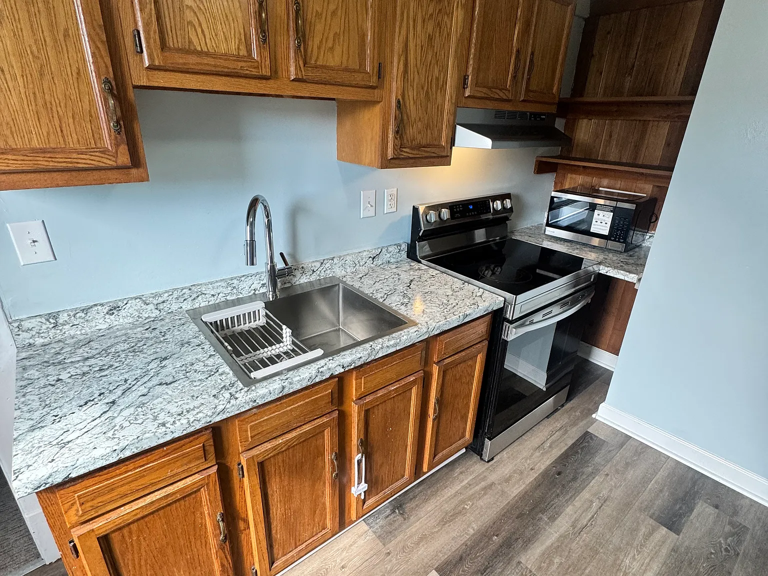 2 bed, 1100 sqft, $1,600 — Photo 3