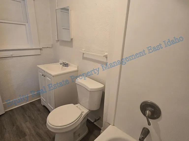 815 E Clark St #5 — Photo 9