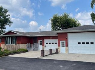 320 Cambridge Ave, Ipswich, SD 57451