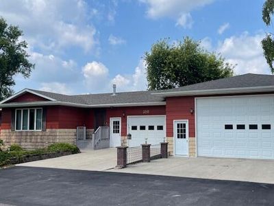 320 Cambridge Ave, Ipswich, SD, 57451