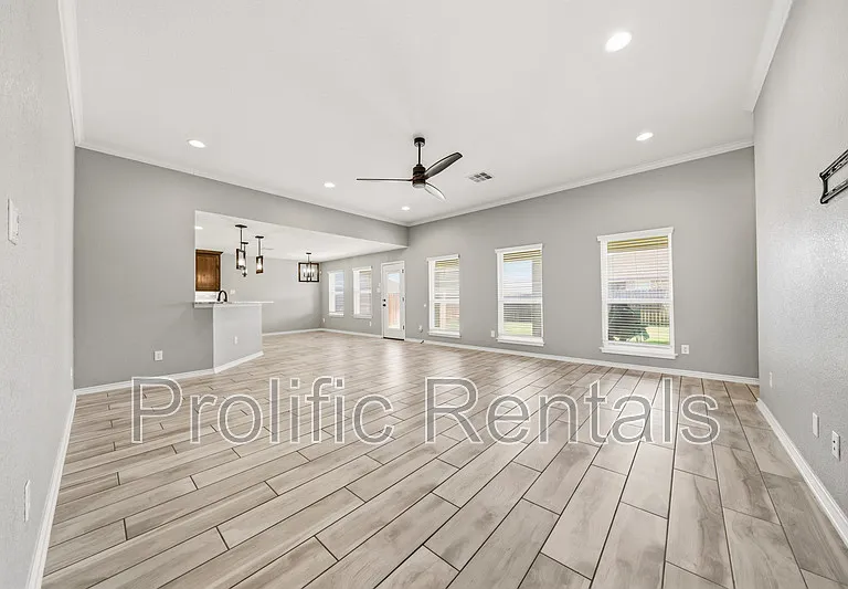 6101 Cordillera Dr — Photo 8