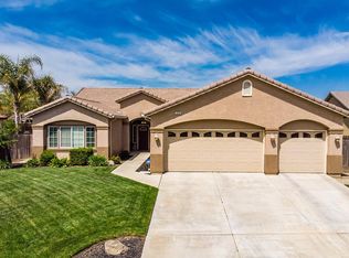 1550 W Buckingham Dr, Hanford, CA 93230