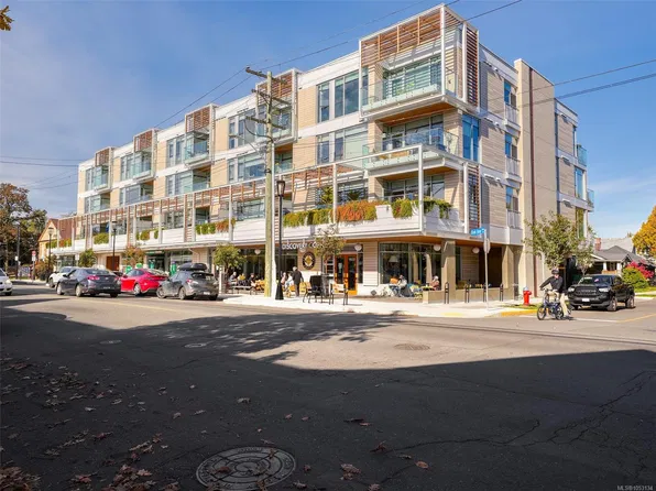 1916 Oak Bay Ave #210, Victoria, BC V8R 0B1