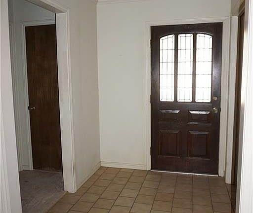 3rd image of 1896 Palace Dr