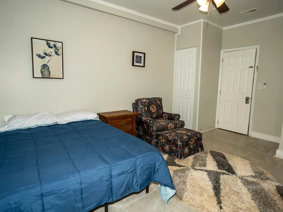 130 Ella St #5