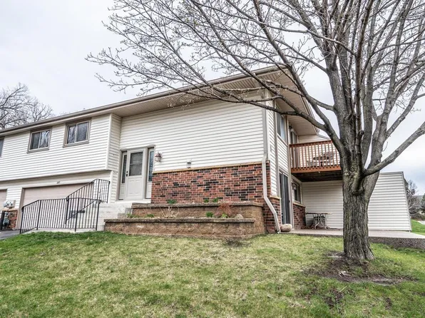 1643 Hickory Ln, Eagan, MN 55122