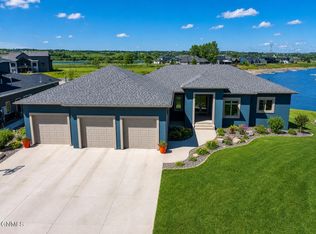 6130 Carefree Cir, Bismarck, ND 58503